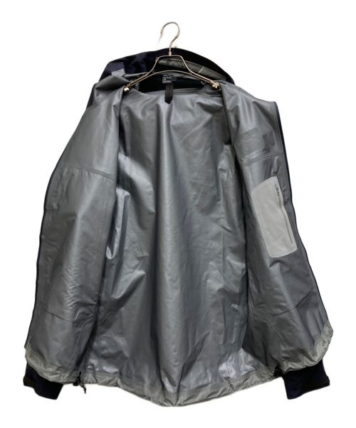 ARC'TERYX（アークテリクス）ARC'TERYX (アークテリクス) BETA JACKET M ネイビー サイズ:Ｌの古着・服飾アイテム