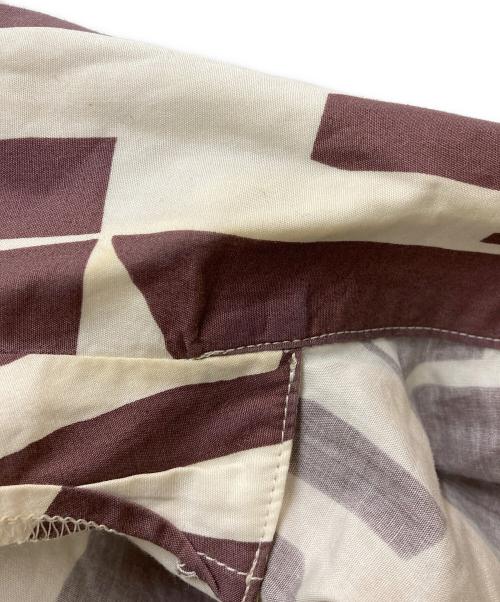 PHEENY（フィーニー）PHEENY (フィーニー) Print typewriter pajamas shirt ベージュ×ブラウン サイズ:FREEの古着・服飾アイテム