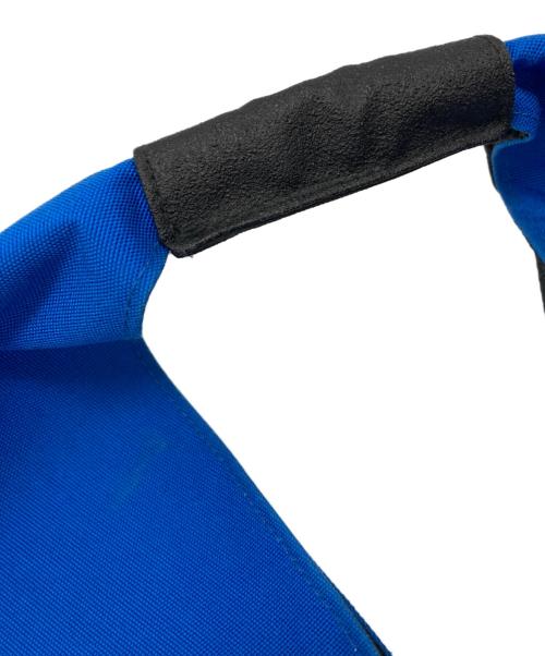 EASTPAK（イーストパック）EASTPAK (イーストパック) MM6 Maison Margiela (エムエムシックス メゾンマルジェラ) ジャパニーズ トート トライアングル バッグ ブルーの古着・服飾アイテム