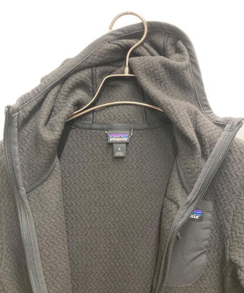 Patagonia（パタゴニア）Patagonia (パタゴニア) R1エア・フルジップ・フーディ ブラック サイズ:Sの古着・服飾アイテム
