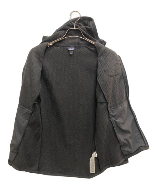 Patagonia（パタゴニア）Patagonia (パタゴニア) R1エア・フルジップ・フーディ ブラック サイズ:Sの古着・服飾アイテム
