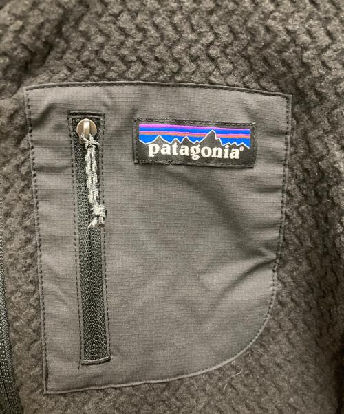 Patagonia（パタゴニア）Patagonia (パタゴニア) R1エア・フルジップ・フーディ ブラック サイズ:Sの古着・服飾アイテム