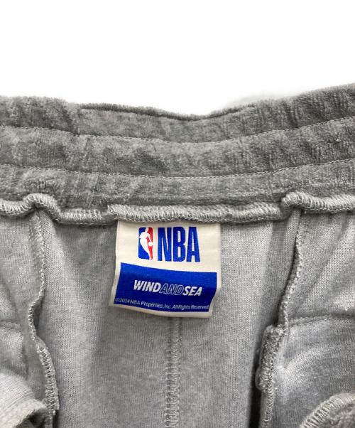 WIND AND SEA（ウィンダンシー）WIND AND SEA (ウィンダンシー) NBA (エヌビーエー) ベロアトラックパンツ グレー サイズ:Ⅿの古着・服飾アイテム