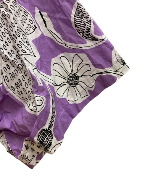 E.TAUTZ（イートーツ）E.TAUTZ (イートーツ) フラワープリントラインマンシャツ パープル サイズ:Sの古着・服飾アイテム