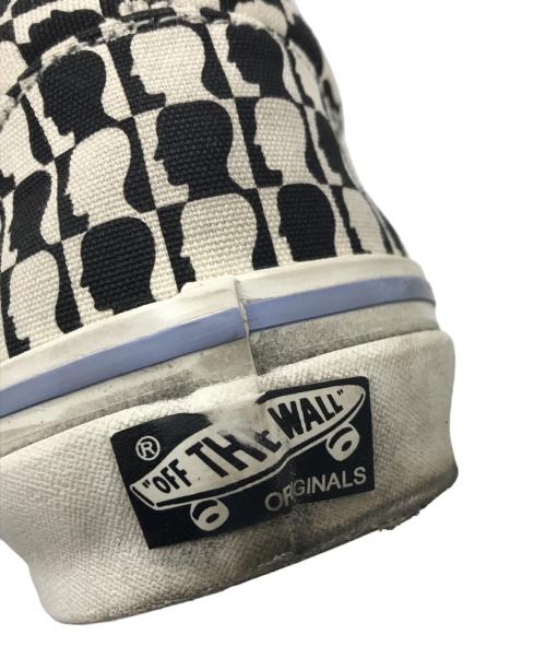 VANS VAULT（バンズボルト）VANS VAULT (バンズボルト) BRAIN DEAD (ブレインデッド) スリッポン ホワイト×ブラック サイズ:US 10の古着・服飾アイテム