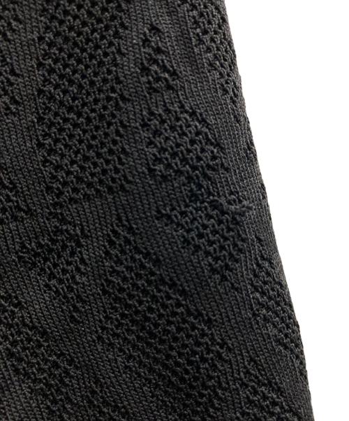 ARMANI EXCHANGE（アルマーニ エクスチェンジ）ARMANI EXCHANGE (アルマーニ エクスチェンジ) オールオーバーロゴノースリーブニットワンピース ブラック サイズ:XSの古着・服飾アイテム