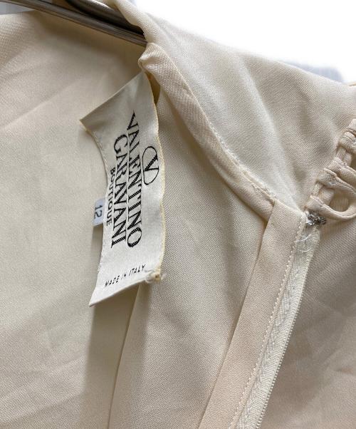 VALENTINO GARAVANI（ヴァレンティノ・ガラヴァーニ）VALENTINO GARAVANI (ヴァレンティノ・ガラヴァーニ) ノースリーブブラウス ベージュ サイズ:12の古着・服飾アイテム