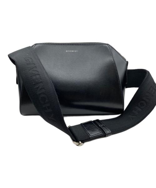 GIVENCHY（ジバンシィ）GIVENCHY (ジバンシィ) Mini Antigona U Crossbody Bag ブラックの古着・服飾アイテム