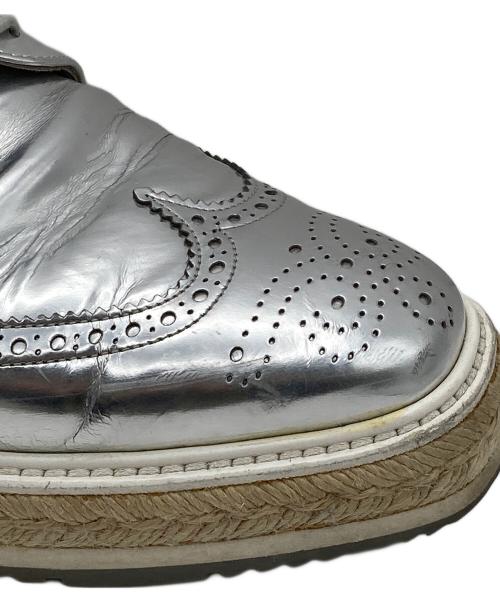 PRADA（プラダ）PRADA (プラダ) エスパドリーユウイングチップシューズ シルバー サイズ:7の古着・服飾アイテム
