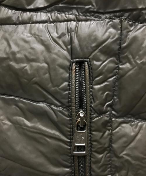 MONCLER（モンクレール）MONCLER (モンクレール) ACORUS ダウンジャケット グレー サイズ:記載なしの古着・服飾アイテム