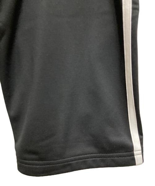 adidas（アディダス）adidas (アディダス) Korn (コーン) トラックパンツ ブラック サイズ:XSの古着・服飾アイテム