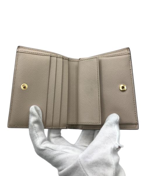 MARNI（マルニ）MARNI (マルニ) サフィアーノレザー製二つ折りウォレット ティーグリーン、ライムストーン、ライトキャメルの古着・服飾アイテム