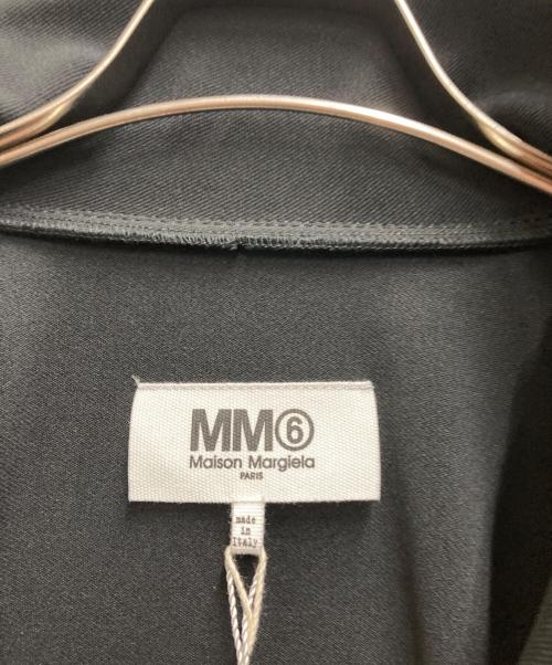 MM6 Maison Margiela（エムエムシックスメゾンマルジェラ）MM6 Maison Margiela (エムエムシックス メゾンマルジェラ) 半袖ポリスウェット ブラック サイズ:XSの古着・服飾アイテム