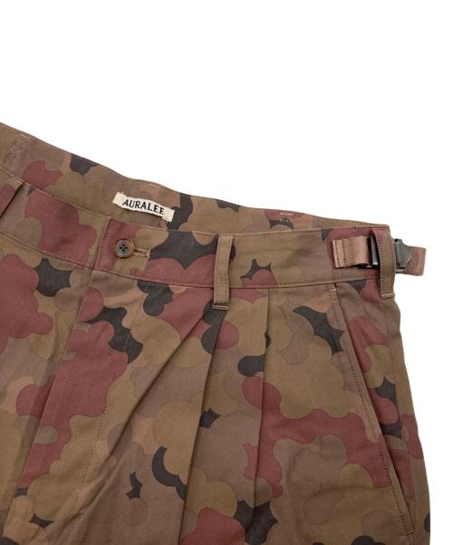 AURALEE（オーラリー）AURALEE (オーラリー) WASHED FINX CAMO TWILL GABARDINE SHORTS ブラウン サイズ:3の古着・服飾アイテム