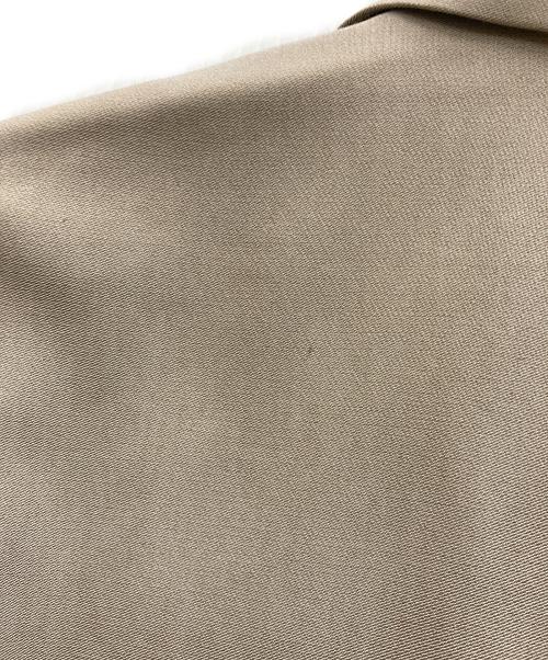 A-POC ABLE ISSEY MIYAKE（エイポック エイブル イッセイ ミヤケ）A-POC ABLE ISSEY MIYAKE (エイポック エイブル イッセイ ミヤケ) サイドプリーツ2Bジャケット ベージュ サイズ:3の古着・服飾アイテム