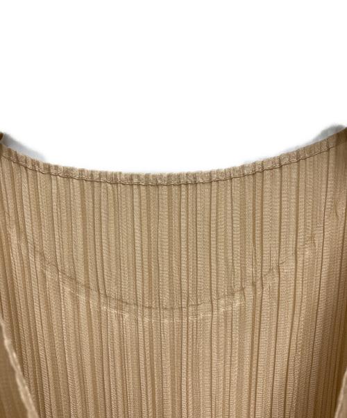PLEATS PLEASE（プリーツプリーズ）PLEATS PLEASE (プリーツプリーズ) フレンチスリーブプリーツカットソー ベージュ サイズ:3の古着・服飾アイテム