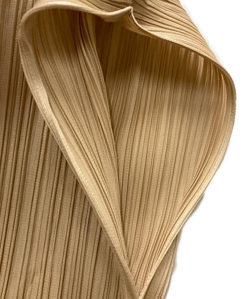 PLEATS PLEASE（プリーツプリーズ）PLEATS PLEASE (プリーツプリーズ) フレンチスリーブプリーツカットソー ベージュ サイズ:3の古着・服飾アイテム