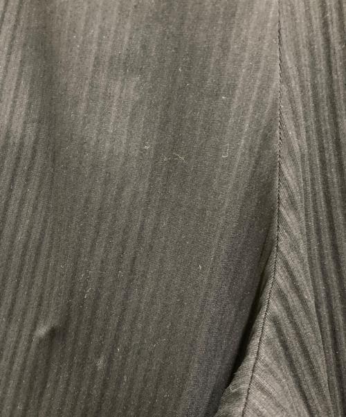 me ISSEY MIYAKE（ミーイッセイ ミヤケ）me ISSEY MIYAKE (ミーイッセイ ミヤケ) プリーツパンツ ブラック サイズ:freeの古着・服飾アイテム