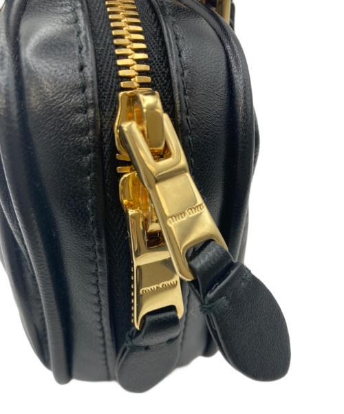 MIU MIU（ミュウミュウ）MIU MIU (ミュウミュウ) アルカディ マテラッセレザー バッグ ブラックの古着・服飾アイテム