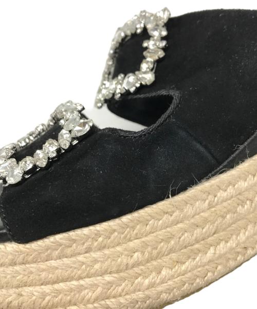 TSURU by MARIKO OIKAWA（ツルバイマリコオイカワ）Tsuru by Mariko Oikawa (ツルバイマリコオイカワ) ビジューサンダル ブラック サイズ:35の古着・服飾アイテム