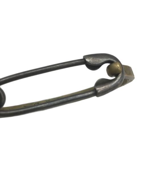 Giles & Brother（ジャイルスアンドブラザー）GILES & BROTHER (ジャイルスアンドブラザー) Safety Pin ID Cuff Silver Bracelet ゴールドの古着・服飾アイテム