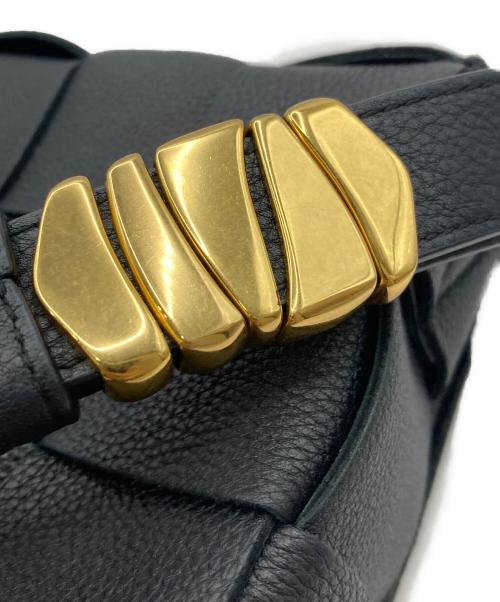 BOTTEGA VENETA（ボッテガベネタ）BOTTEGA VENETA (ボッテガベネタ) カセットクロスボディバッグ ブラックの古着・服飾アイテム