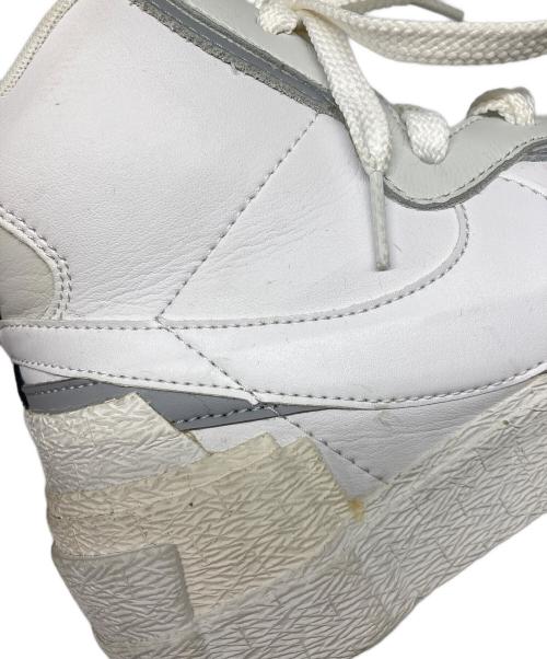 NIKE（ナイキ）NIKE (ナイキ) sacai (サカイ) BLAZER MID WHITE/WOLF GREY ホワイト サイズ:US 10の古着・服飾アイテム