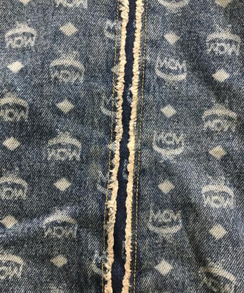 MCM（エムシーエム）MCM (エムシーエム) THUG CLUB (サグ クラブ) コラボモノグラムデニムショーツ インディゴ サイズ:Ｍの古着・服飾アイテム