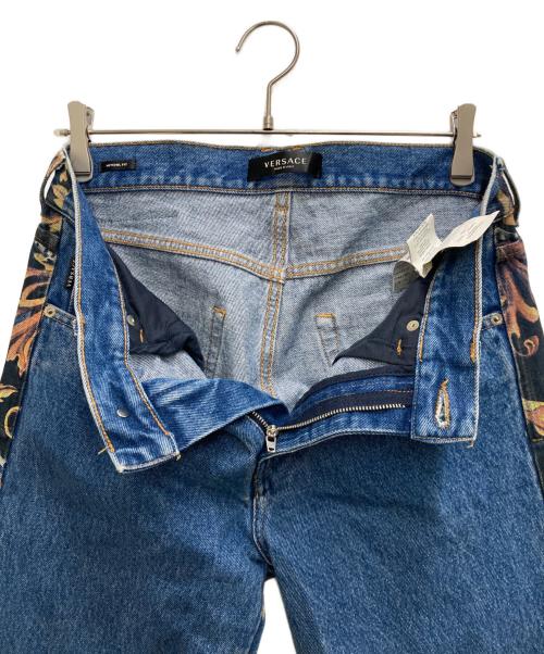 VERSACE（ヴェルサーチェ）VERSACE (ヴェルサーチェ) バロッコ柄切替デニム ブルー×ベージュ サイズ:31の古着・服飾アイテム