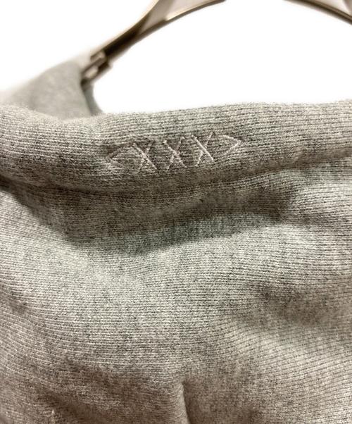 GOD SELECTION XXX（ゴッドセレクショントリプルエックス）GOD SELECTION XXX (ゴッドセレクショントリプルエックス) ピエロボックスロゴフーディ グレー サイズ:Ｍの古着・服飾アイテム