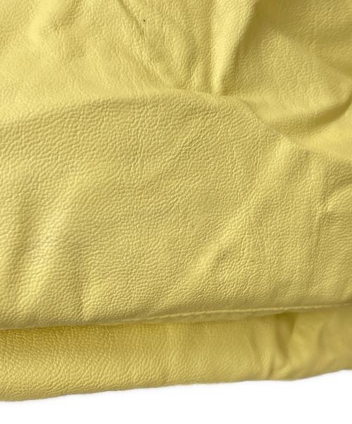 MM6 Maison Margiela（エムエムシックスメゾンマルジェラ）MM6 Maison Margiela (エムエムシックスメゾンマルジェラ) フェイクレザーダウンコート イエロー サイズ:Sの古着・服飾アイテム