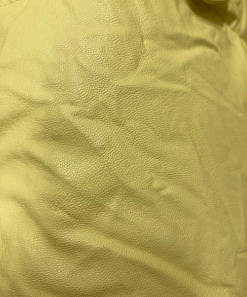 MM6 Maison Margiela（エムエムシックスメゾンマルジェラ）MM6 Maison Margiela (エムエムシックスメゾンマルジェラ) フェイクレザーダウンコート イエロー サイズ:Sの古着・服飾アイテム
