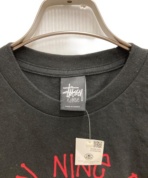 stussy（ステューシー）stussy (ステューシー) NINE RULAZ LINE (ナインルーラーズライン) MIGHTY CROWN (マイティークラウン) 20th記念 スカルボーンTee スミクロ サイズ:XLの古着・服飾アイテム