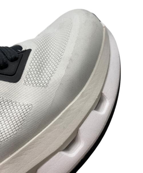 on（オン）On (オン) スニーカー ホワイト サイズ:２３cmの古着・服飾アイテム