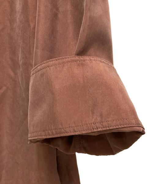 la peau de gem（ラポドゥジェム）la peau de gem (ラポドゥジェム) cupra scarf shirt ブラウン サイズ:FREE 未使用品の古着・服飾アイテム