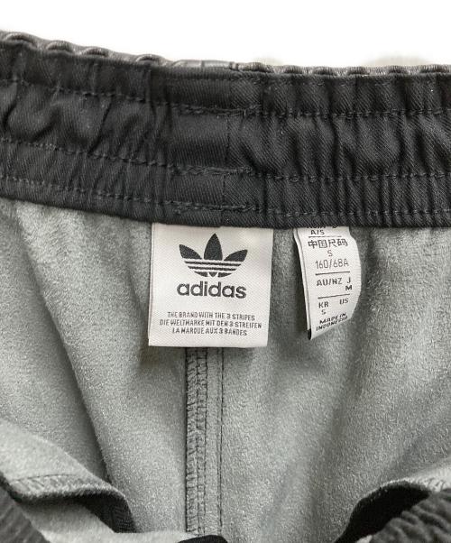 adidas（アディダス）adidas (アディダス) 3ストライプフェイクレザーパンツ ブラック サイズ:Ⅿの古着・服飾アイテム