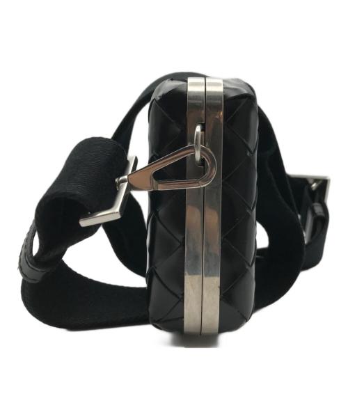 BOTTEGA VENETA（ボッテガベネタ）BOTTEGA VENETA (ボッテガベネタ) イントレチャートボックスメッセンジャーバッグ ブラックの古着・服飾アイテム