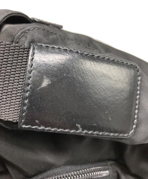 PRADA（プラダ）PRADA (プラダ) 三角プレートショルダーバッグ ブラックの古着・服飾アイテム