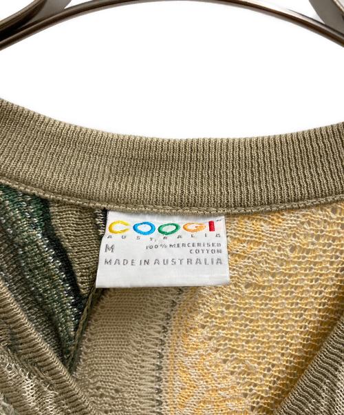 Coogi（クージー）Coogi (クージー) Vネック3Dニット ベージュ サイズ:Mの古着・服飾アイテム