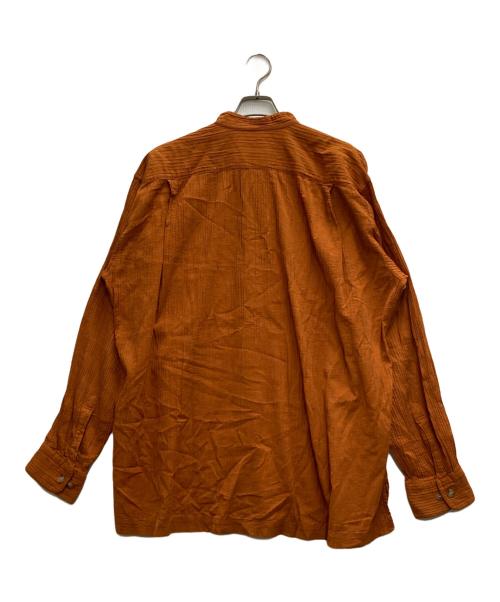 ISSEY MIYAKE MEN（イッセイミヤケメン）ISSEY MIYAKE MEN (イッセイミヤケメン) バンドカラープリーツシャツ オレンジ サイズ:3の古着・服飾アイテム