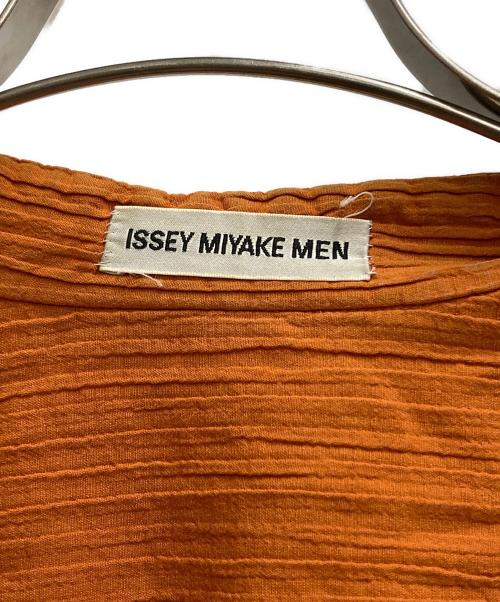 ISSEY MIYAKE MEN（イッセイミヤケメン）ISSEY MIYAKE MEN (イッセイミヤケメン) バンドカラープリーツシャツ オレンジ サイズ:3の古着・服飾アイテム