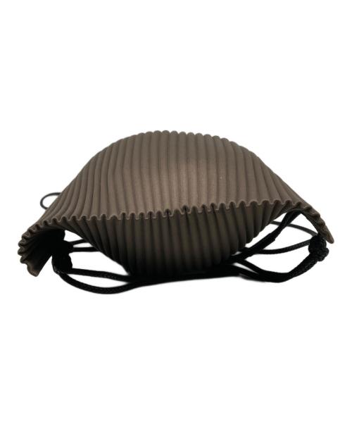 HOMME PLISSE ISSEY MIYAKE（オム プリッセ イッセイ ミヤケ）HOMME PLISSE ISSEY MIYAKE (オム プリッセ イッセイ ミヤケ) プリーツナップザック ブラウンの古着・服飾アイテム