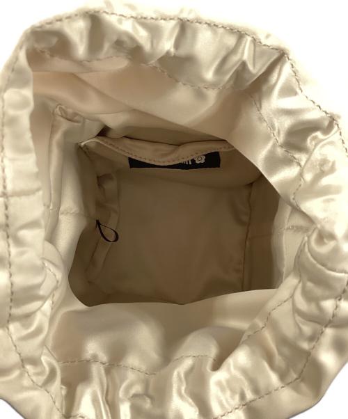 MARY QUANT（マリークヮント）MARY QUANT (マリークヮント) パールデコレーションデイジーバッグ ブラックの古着・服飾アイテム