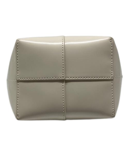 KARA NEW YORK（カラ ニューヨーク）KARA NEW YORK (カラ ニューヨーク) 2wayバケツバッグ ホワイトの古着・服飾アイテム