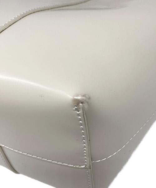 KARA NEW YORK（カラ ニューヨーク）KARA NEW YORK (カラ ニューヨーク) 2wayバケツバッグ ホワイトの古着・服飾アイテム