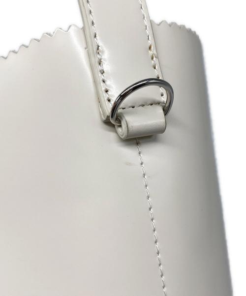 KARA NEW YORK（カラ ニューヨーク）KARA NEW YORK (カラ ニューヨーク) 2wayバケツバッグ ホワイトの古着・服飾アイテム