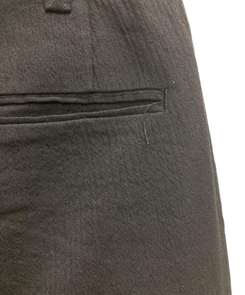 ISSEY MIYAKE MEN（イッセイミヤケメン）ISSEY MIYAKE MEN (イッセイミヤケメン) テーパードスラックス ブラック サイズ:1の古着・服飾アイテム