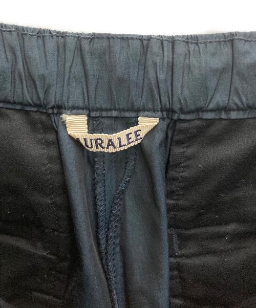 AURALEE（オーラリー）AURALEE (オーラリー) FINX SILK CHAMBRAY EASY PANTS ネイビー サイズ:4の古着・服飾アイテム