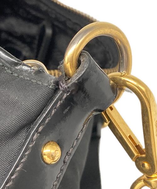 PRADA（プラダ）PRADA (プラダ) ナイロンショルダーバッグ ブラックの古着・服飾アイテム