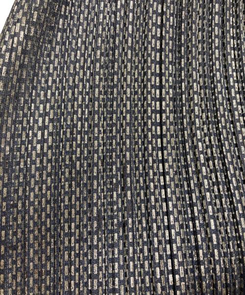 PLEATS PLEASE（プリーツプリーズ）PLEATS PLEASE (プリーツプリーズ) ノースリーブメタリックプリーツカットソー シルバー サイズ:3の古着・服飾アイテム